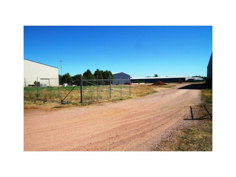 211 Oakes Road, Griffith NSW 2680