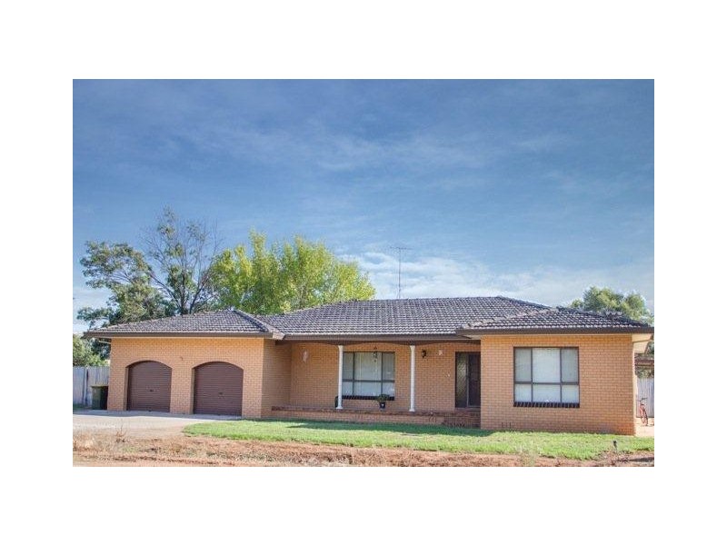 1 Wilga Street, Hanwood NSW 2680