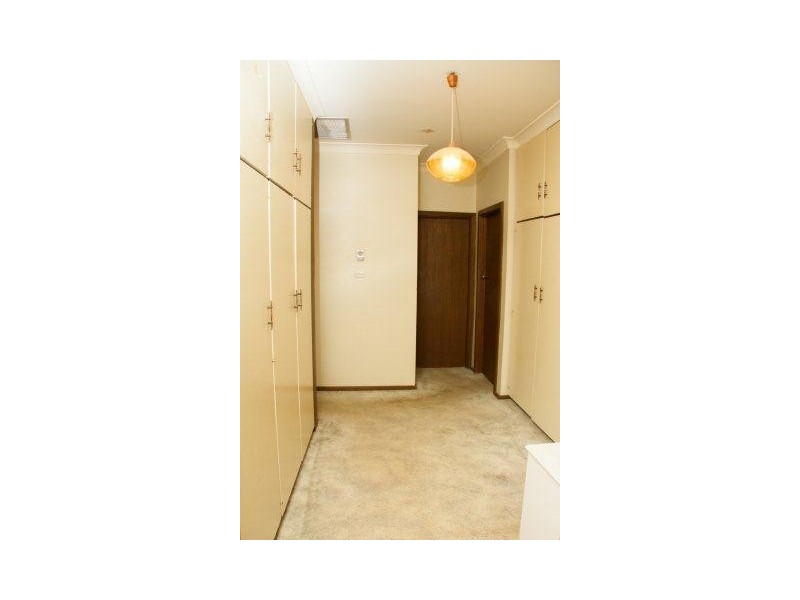 1 Wilga Street, Hanwood NSW 2680