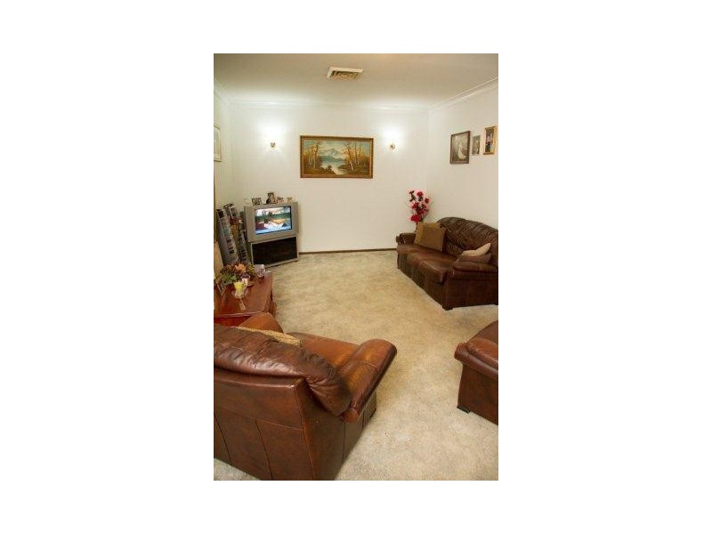 1 Wilga Street, Hanwood NSW 2680