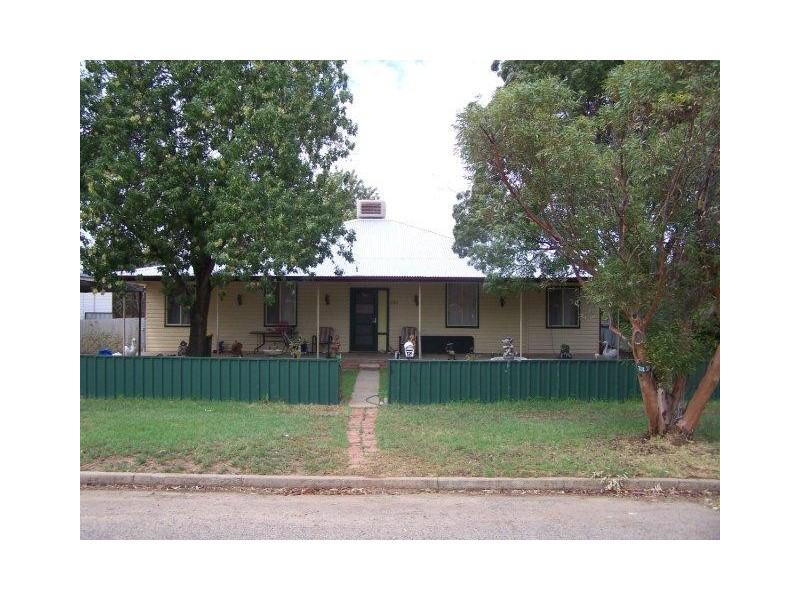 324 Murray Street, Hay NSW 2711