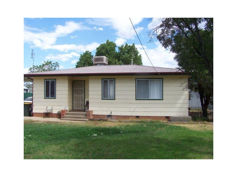 448 Macauley Street, Hay NSW 2711