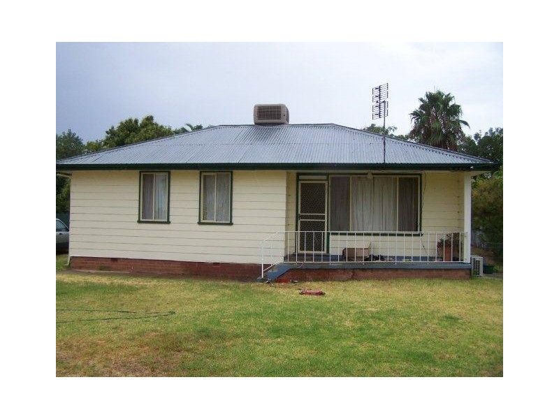 352 Murray Street, Hay NSW 2711