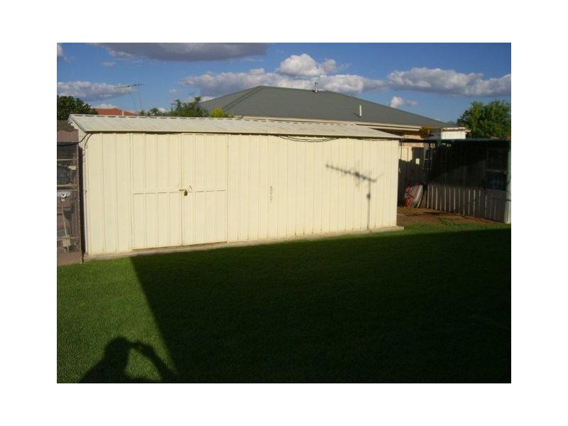 14 Little Road, Griffith NSW 2680