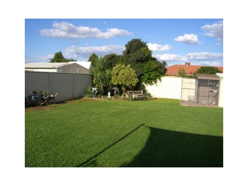 14 Little Road, Griffith NSW 2680
