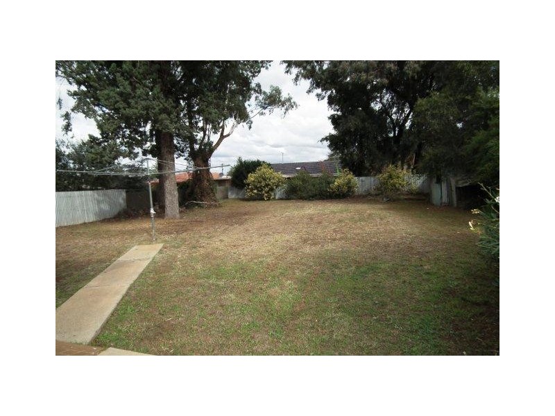 8 Doolan Crescent, Griffith NSW 2680