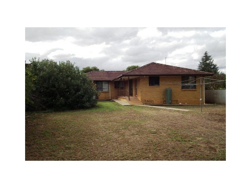 8 Doolan Crescent, Griffith NSW 2680