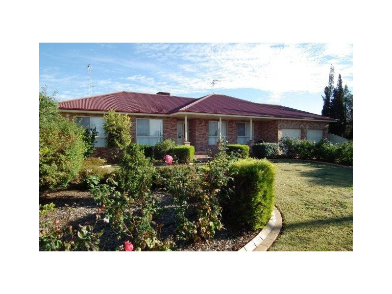 122 Clifton Boulevard, Griffith NSW 2680