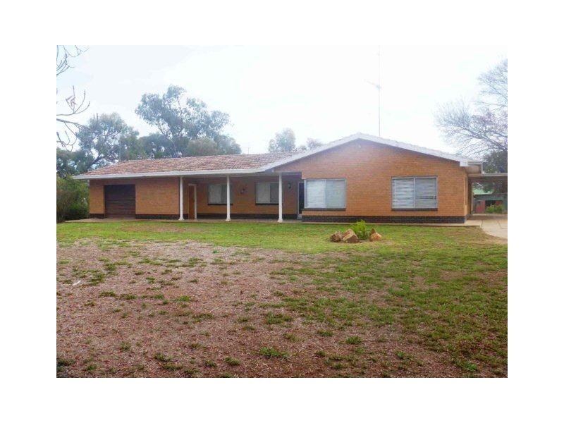 77-79 Burns Street, Hillston NSW 2675