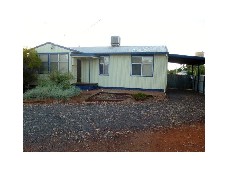 75 Molesworth Street, Hillston NSW 2675