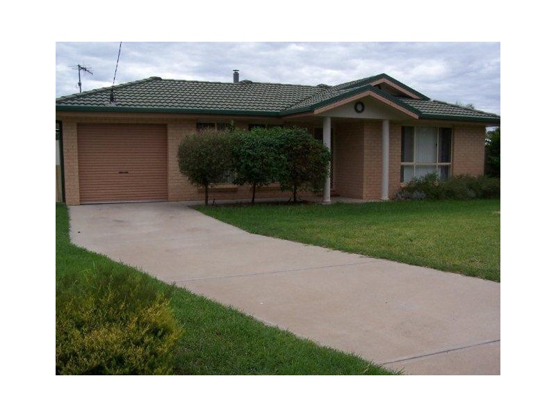 39 Kookaburra Avenue, Coleambally NSW 2707