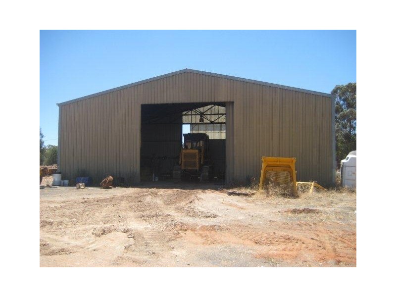 31-35 Cobram Street, Goolgowi NSW 2652