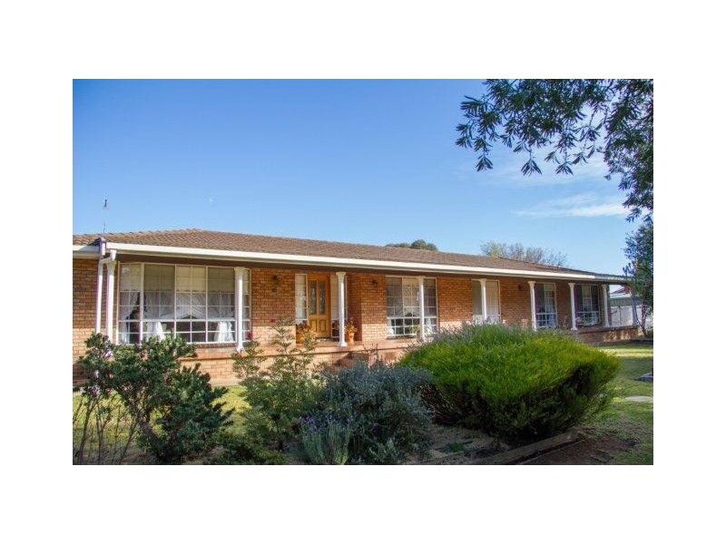 65 School Street, Hanwood NSW 2680