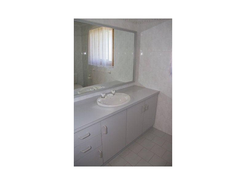 65 School Street, Hanwood NSW 2680