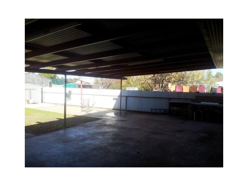 13 Moira Street, Goolgowi NSW 2652