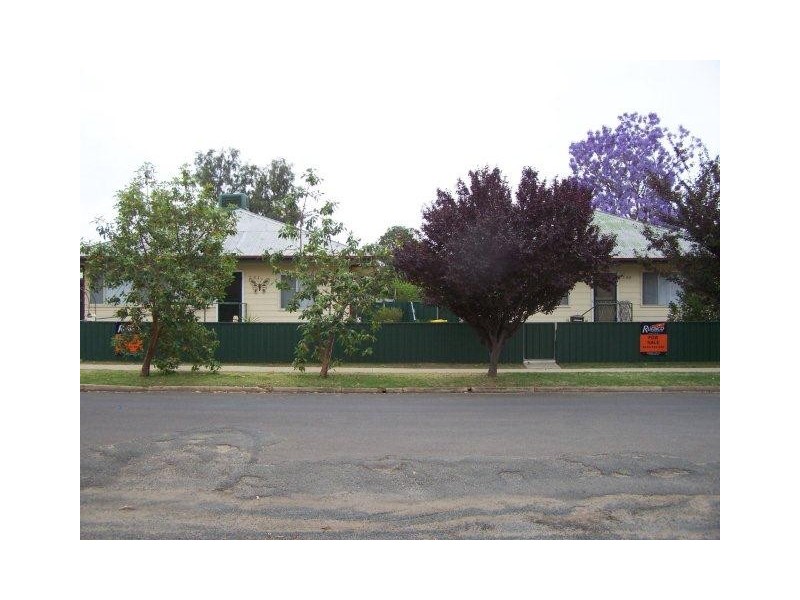 389-391 Macgregor Street, Hay NSW 2711