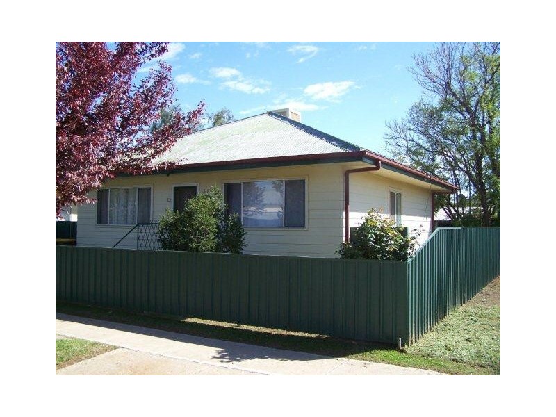 389-391 Macgregor Street, Hay NSW 2711