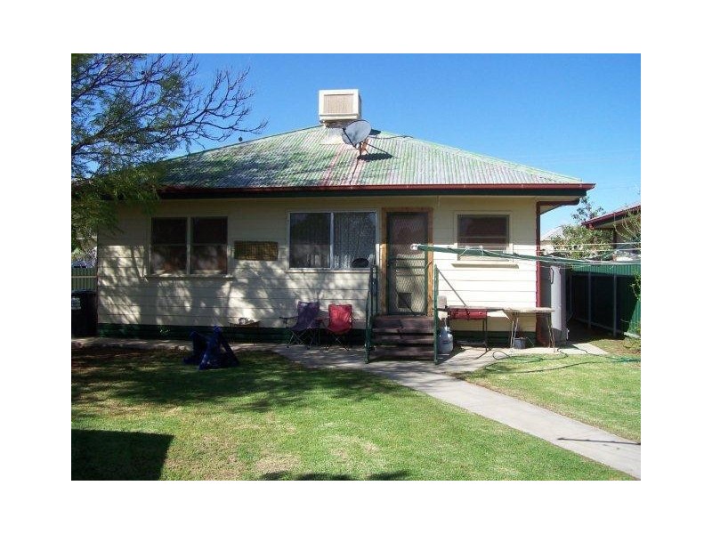 389-391 Macgregor Street, Hay NSW 2711