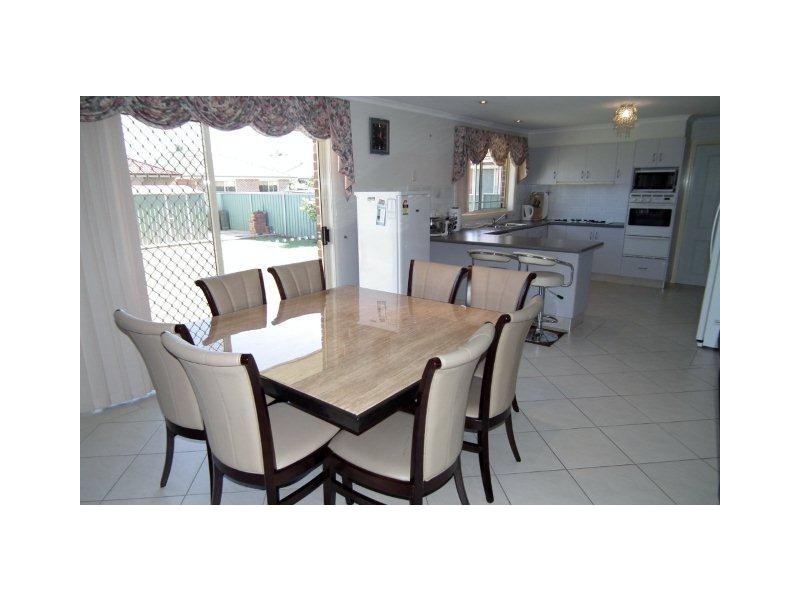 7 Robrick Close, Griffith NSW 2680