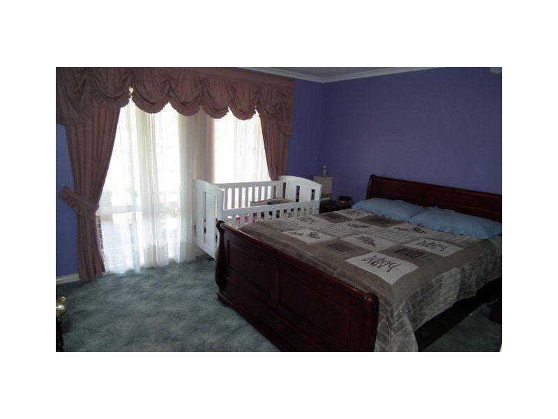 7 Robrick Close, Griffith NSW 2680