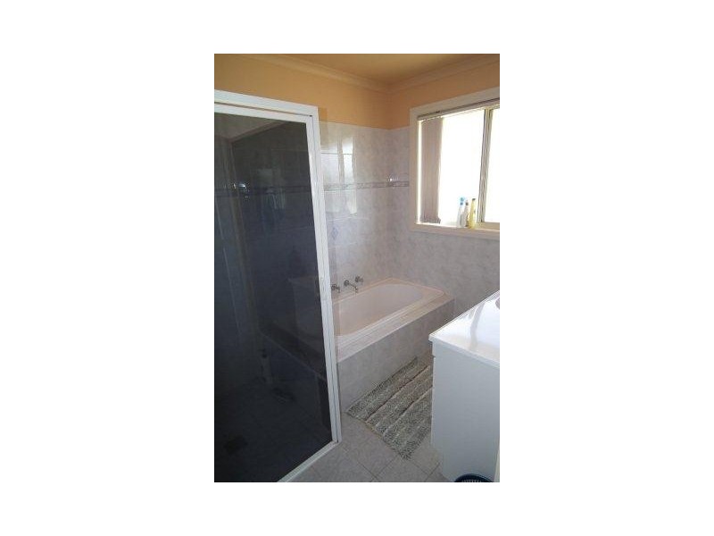 7 Robrick Close, Griffith NSW 2680