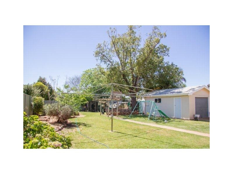 19 Hickey Crescent, Griffith NSW 2680