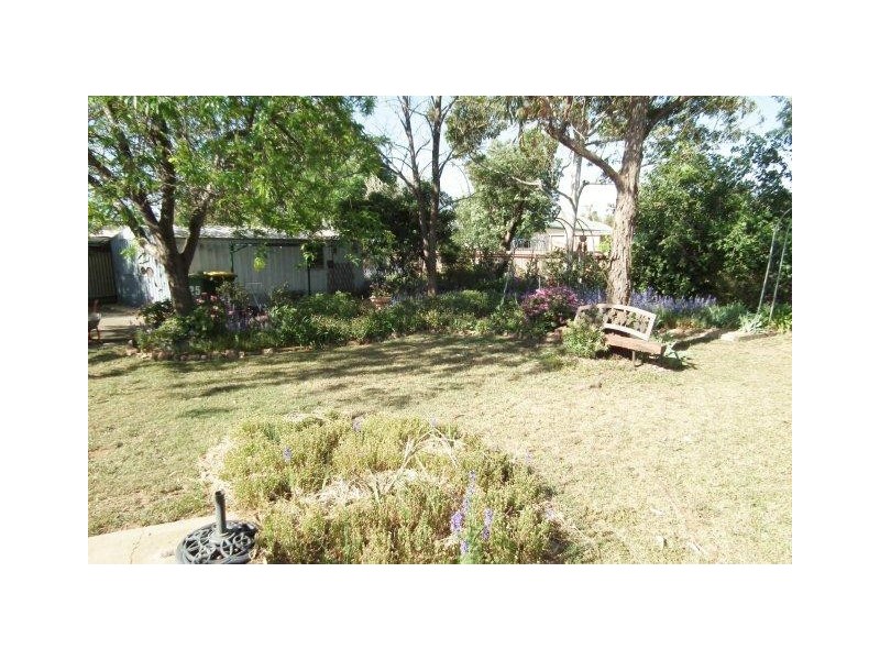 25 Park Street, Yenda NSW 2681