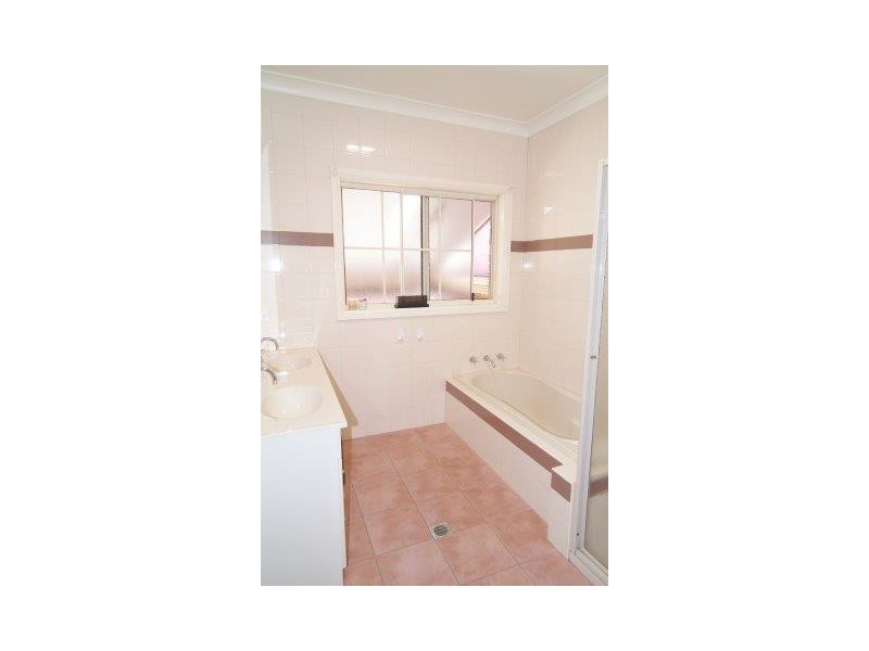 25A Holmes Crescent, Griffith NSW 2680