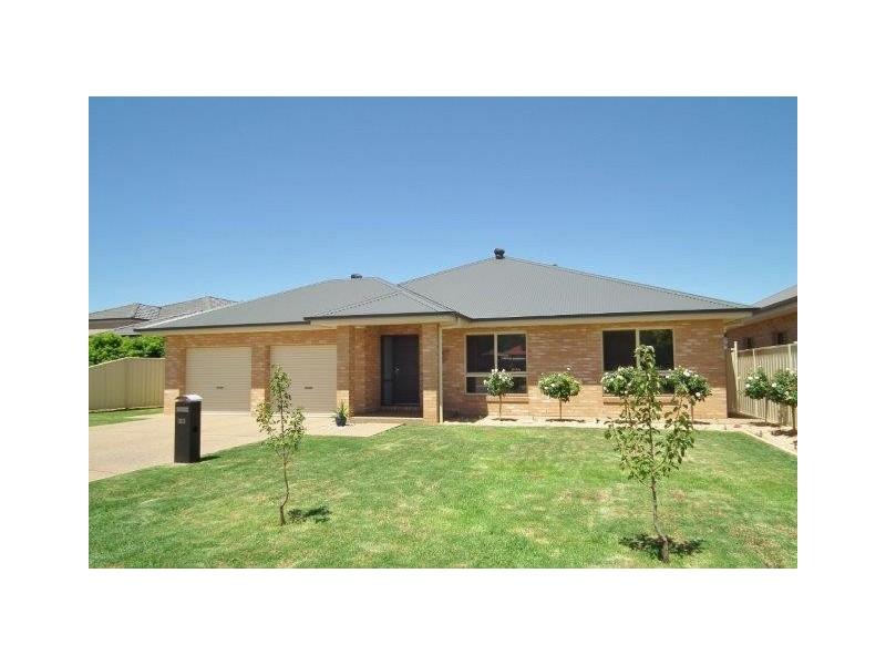 183 Clifton Boulevard, Griffith NSW 2680