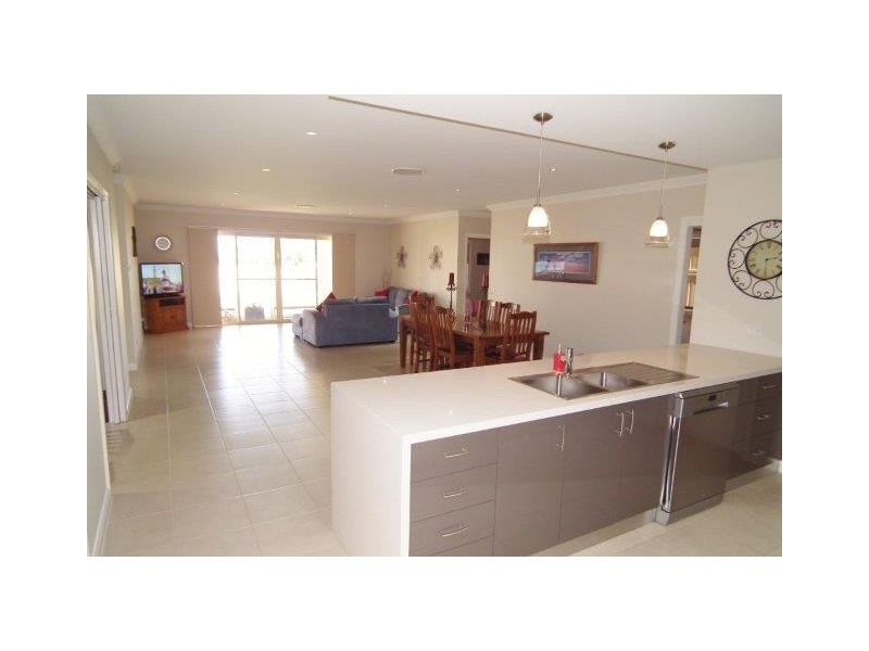 183 Clifton Boulevard, Griffith NSW 2680