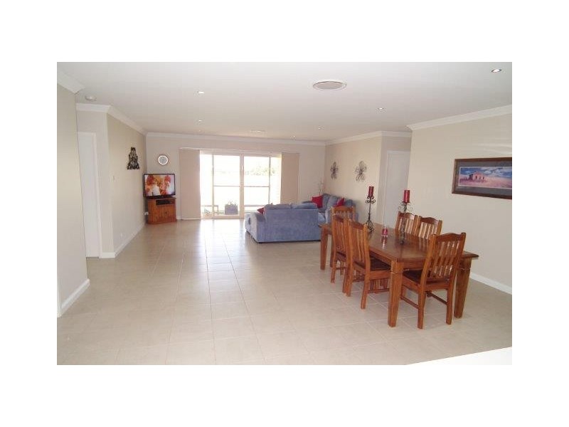 183 Clifton Boulevard, Griffith NSW 2680