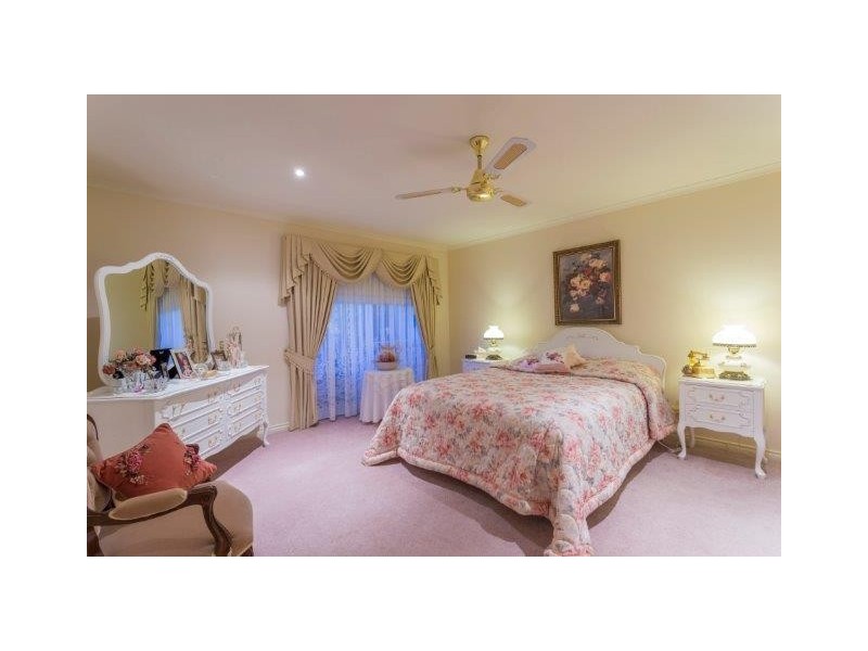 5 Maegraith Place, Lake Wyangan NSW 2680