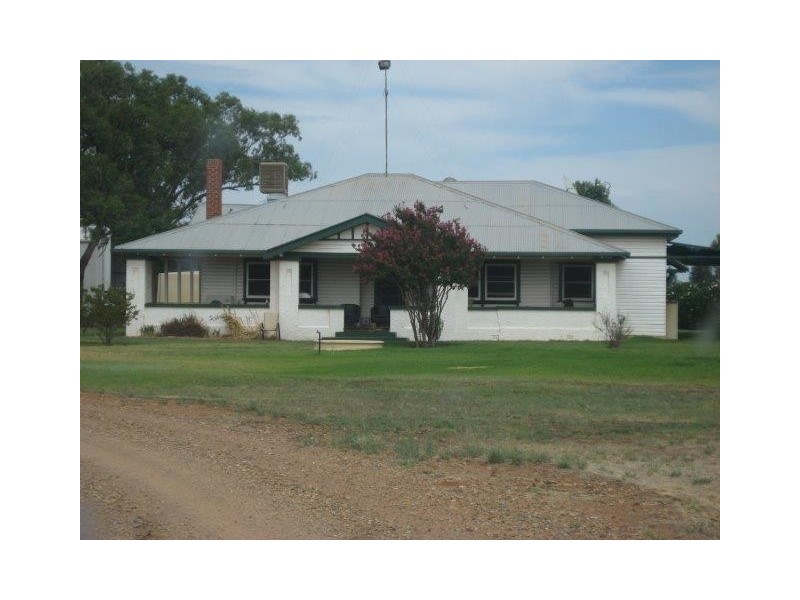 . “Brotherony” and “Everton”, Condobolin NSW 2877