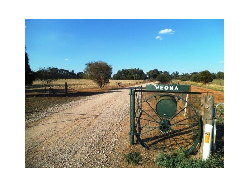 “Weona” 15092 Sturt Highway, Darlington Point NSW 2706