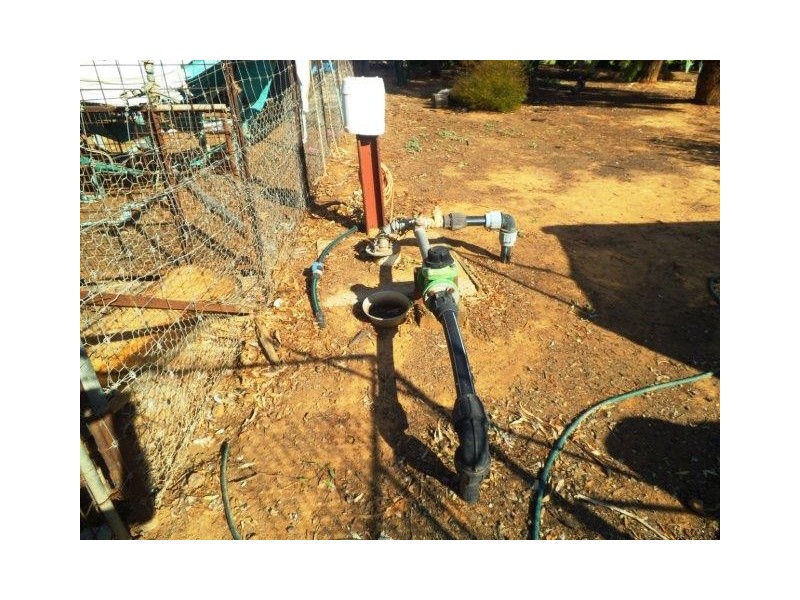 “Weona” 15092 Sturt Highway, Darlington Point NSW 2706