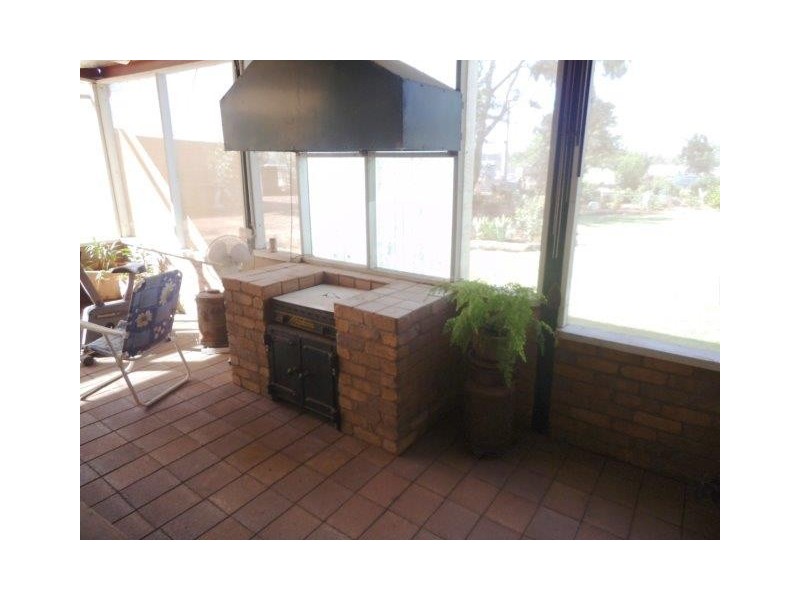 “Weona” 15092 Sturt Highway, Darlington Point NSW 2706