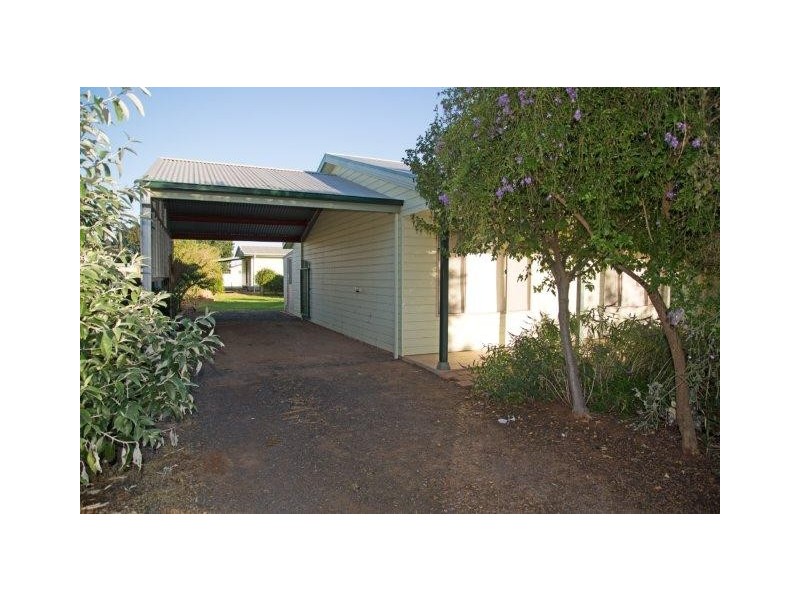 3 Burns Street, Hillston NSW 2675