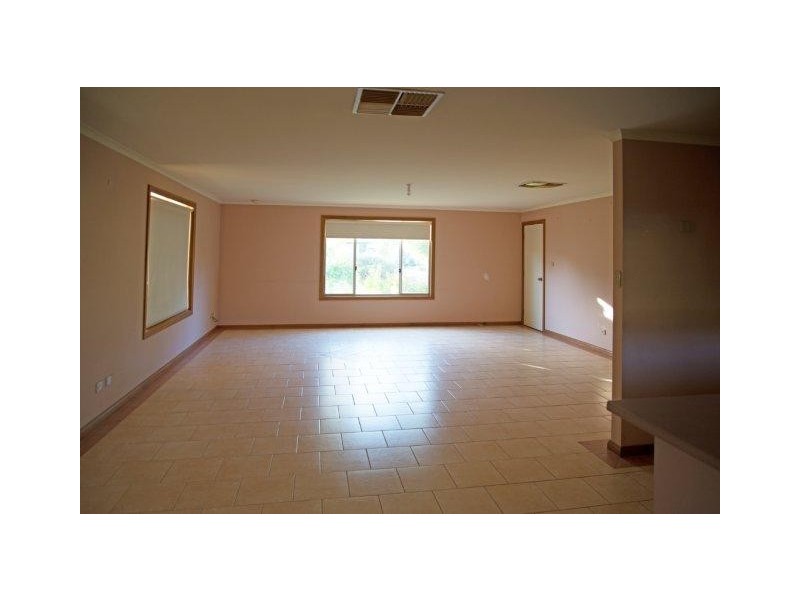 3 Burns Street, Hillston NSW 2675