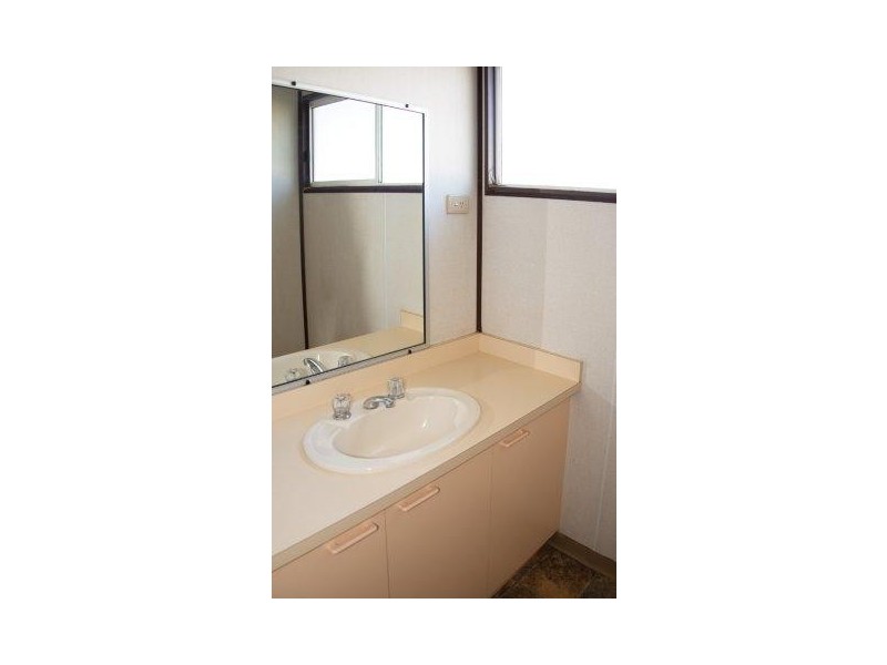 3 Burns Street, Hillston NSW 2675