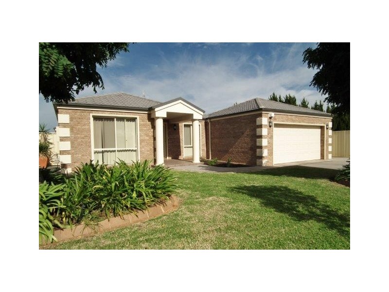 7 Little Road, Griffith NSW 2680