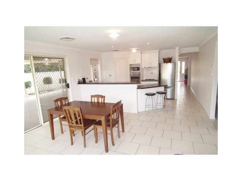 7 Little Road, Griffith NSW 2680