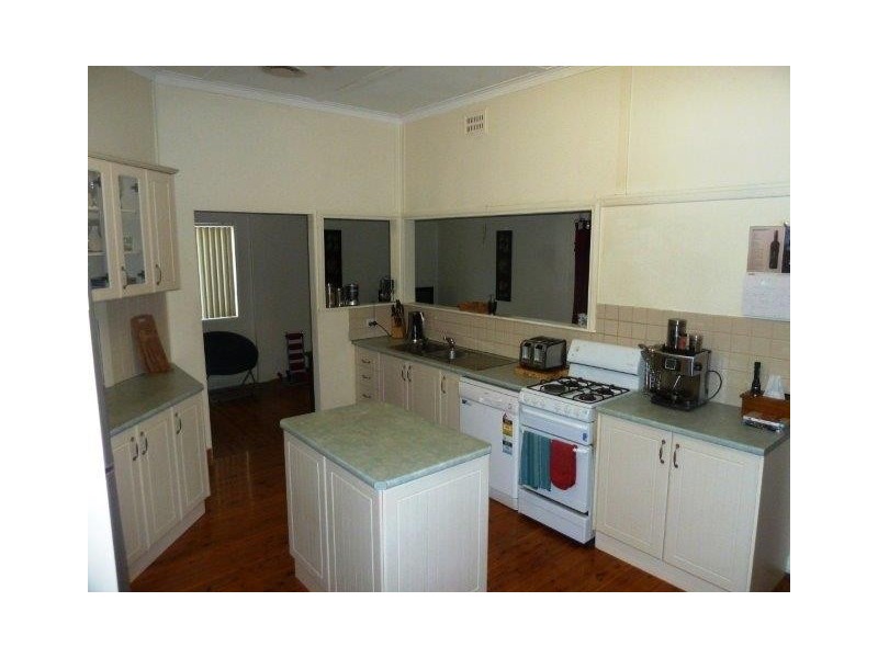 16 Stanbridge Street, Yenda NSW 2681