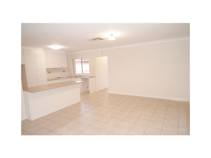 10A and 10B Powys Place, Griffith NSW 2680