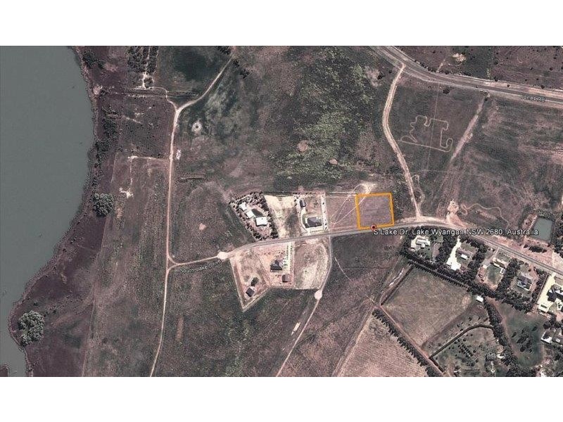 13 South Lake Drive, Lake Wyangan NSW 2680