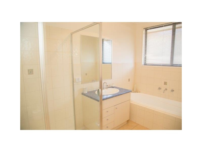 16 Hardwick Street, Griffith NSW 2680