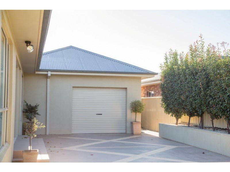 32 Calabria Road, Griffith NSW 2680