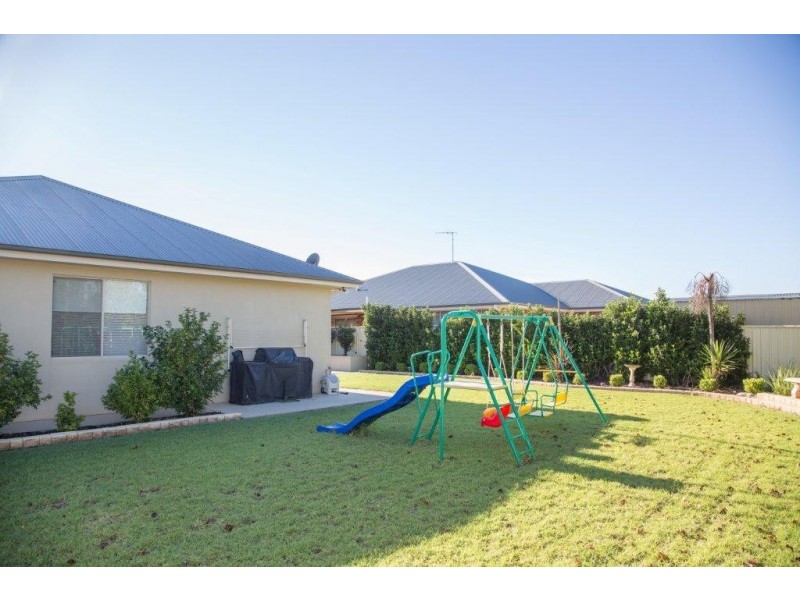 32 Calabria Road, Griffith NSW 2680