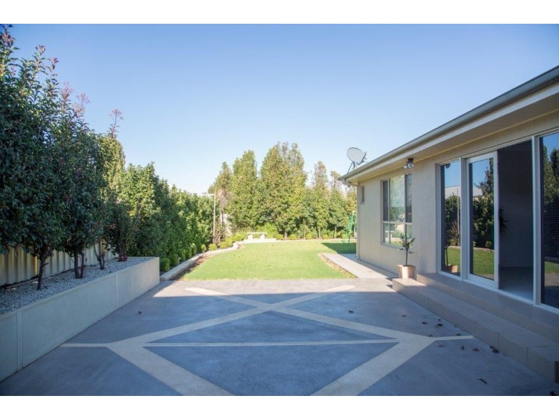 32 Calabria Road, Griffith NSW 2680