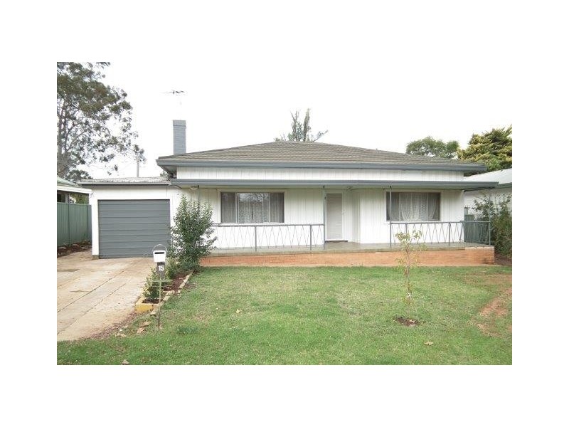 15 Boonah Street, Griffith NSW 2680