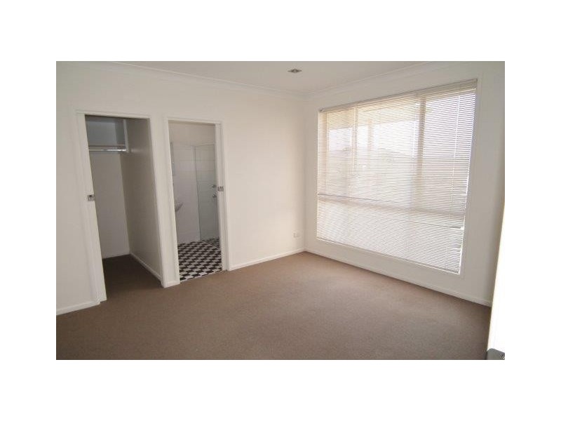 34 Dussin Street, Griffith NSW 2680